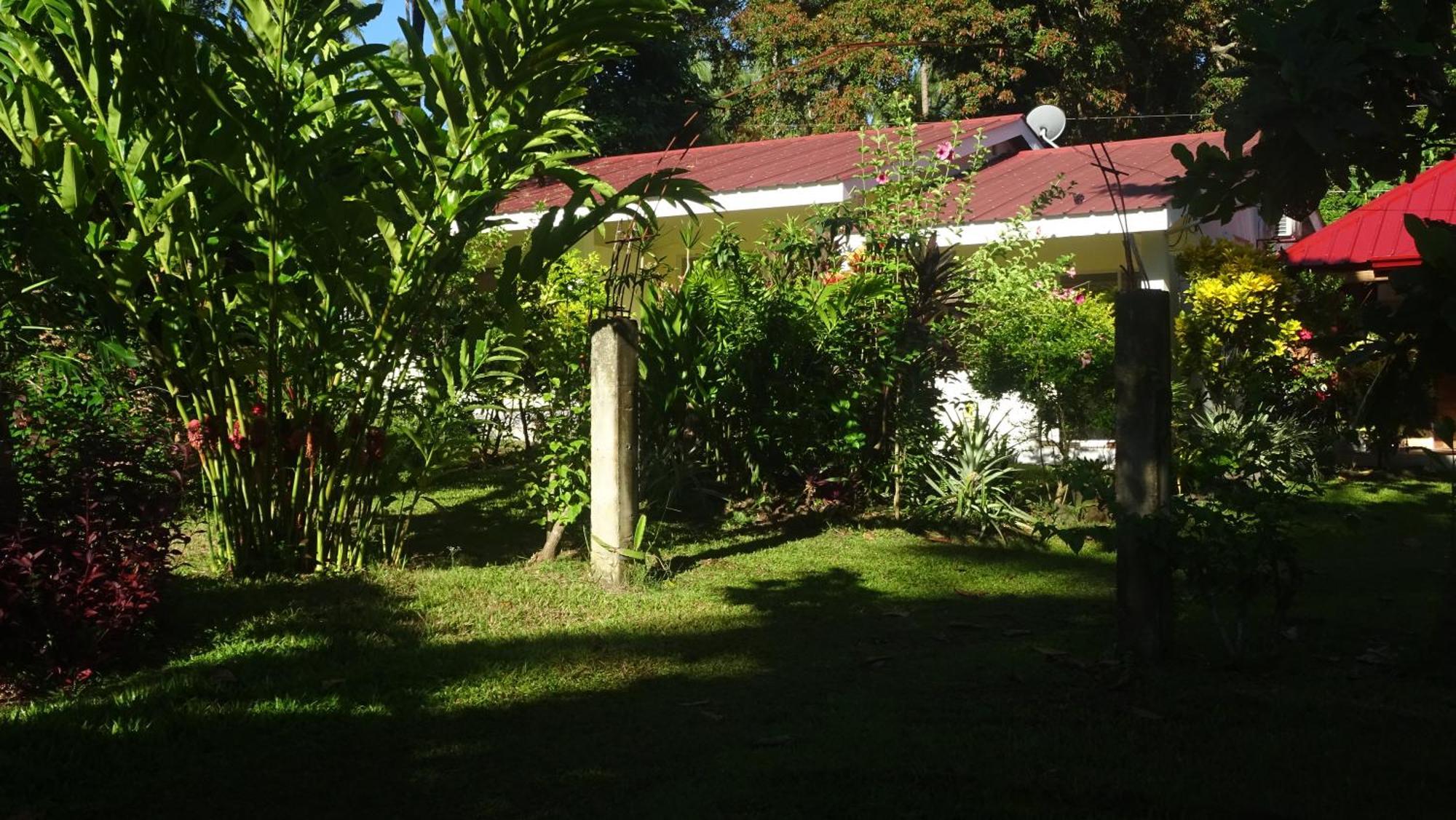 Acacia'S Cottages With Starlink Wifi Mambajao 外观 照片