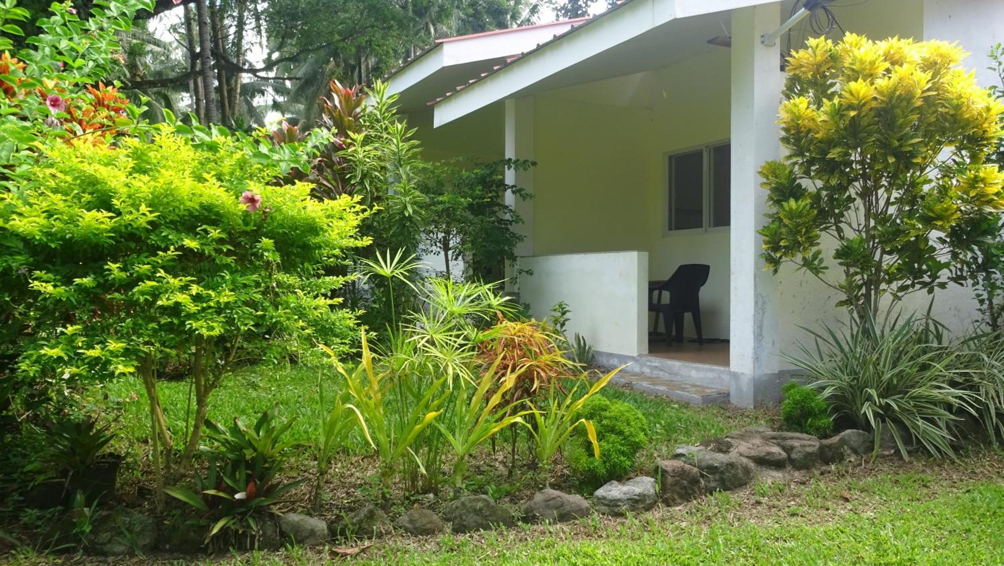 Acacia'S Cottages With Starlink Wifi Mambajao 外观 照片