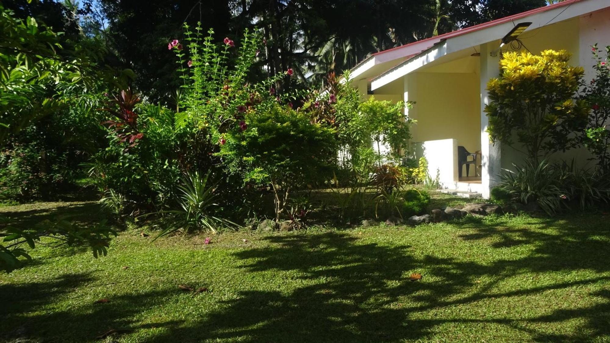 Acacia'S Cottages With Starlink Wifi Mambajao 外观 照片